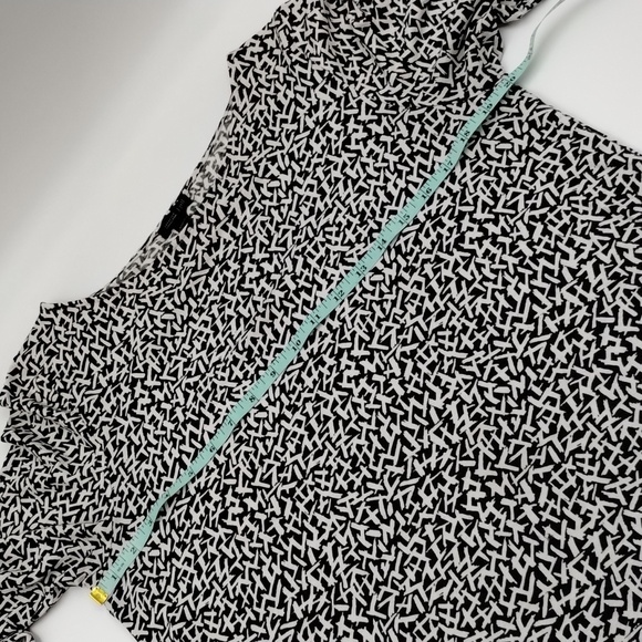 J. Jill Top Missy Medium Black and White Print Long Top with pockets Stretch - Picture 6 of 10